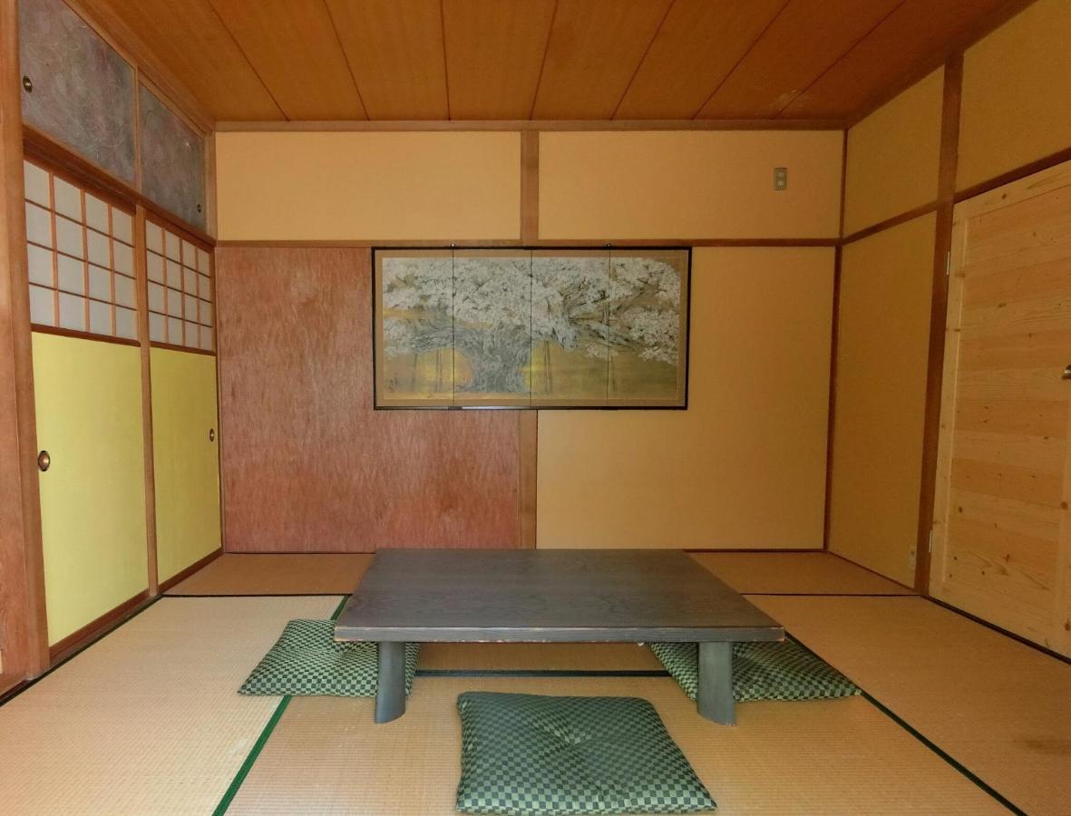 Shirokuma Inn Toyama Station Buitenkant foto